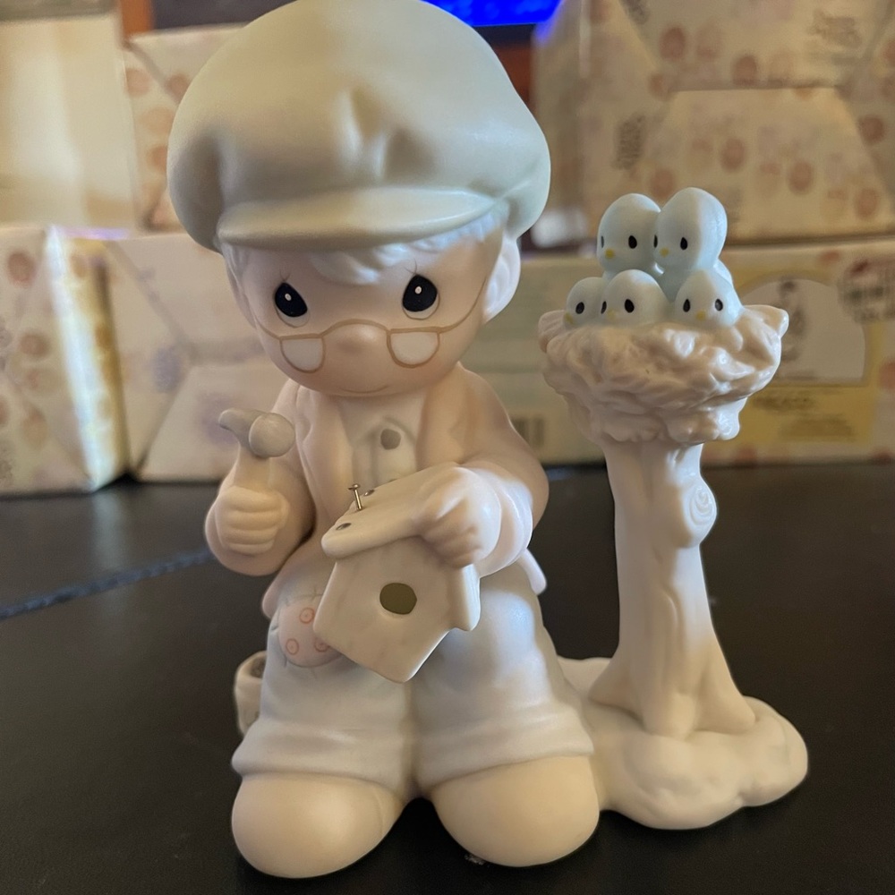 Precious Moments “Only Love Can Make A Home” 921 Retired